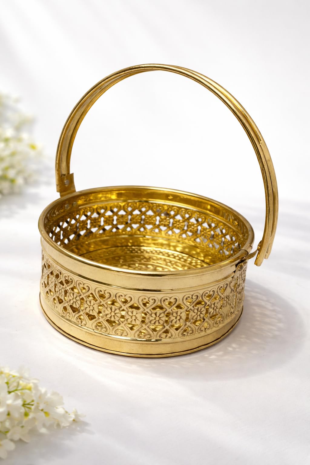 PeetalKraft Brass Pooja Daliya Basket with Handle | Decorative Filigree Design | Om Symbol | Rust-Proof & Durable | Ideal for Pooja, Aarti & Home Decor | 8cm, 20cm, 20cm Variants (midium)